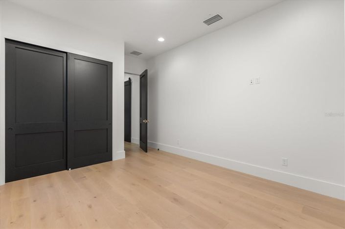 Image No.57-4 Bed Property for sale
