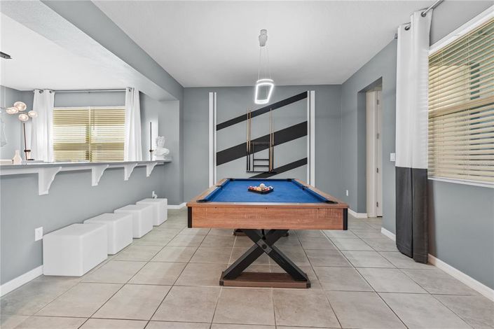 Image No.14-9 Bed Property for sale