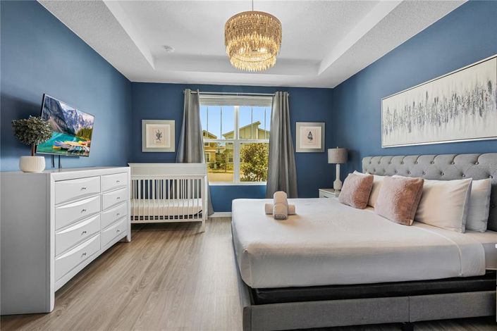 Image No.17-9 Bed Property for sale