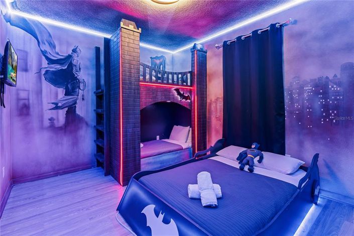 Image No.33-9 Bed Property for sale