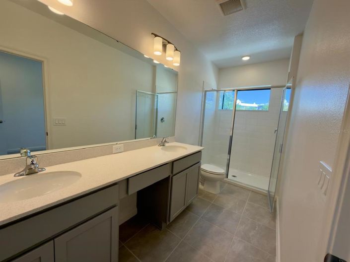 Image No.26-5 Bed Townhouse for sale