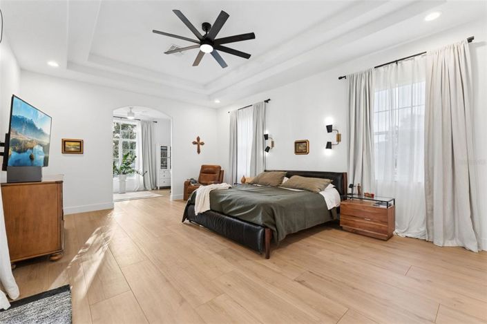 Image No.19-4 Bed Property for sale