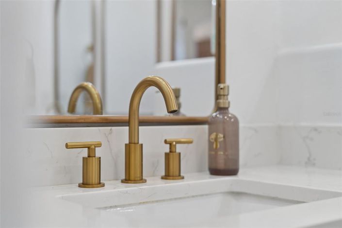 Image No.25-4 Bed Property for sale