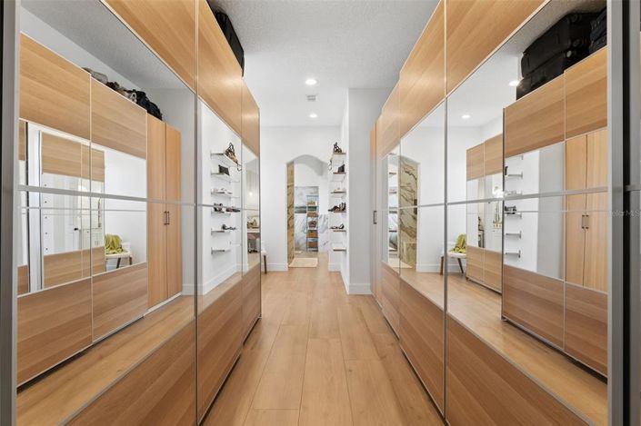 Image No.27-4 Bed Property for sale