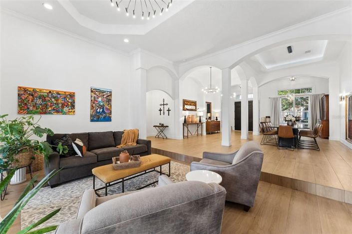 Image No.4-4 Bed Property for sale