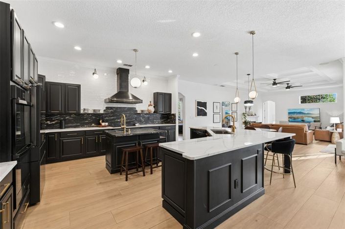 Image No.9-4 Bed Property for sale