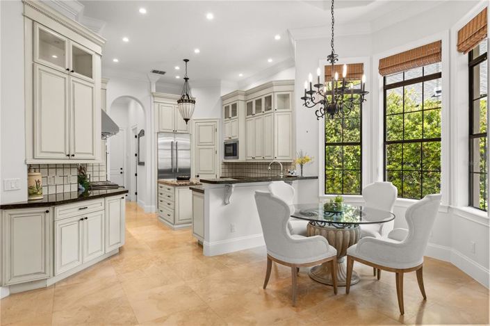 Image No.24-4 Bed Property for sale