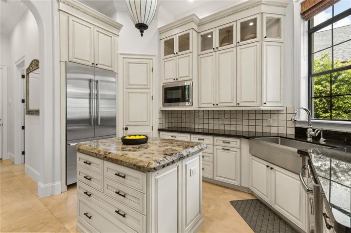 Image No.28-4 Bed Property for sale