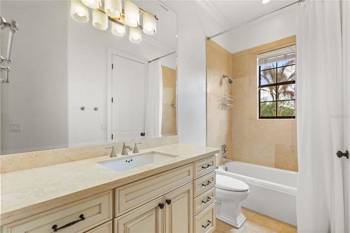 Image No.45-4 Bed Property for sale