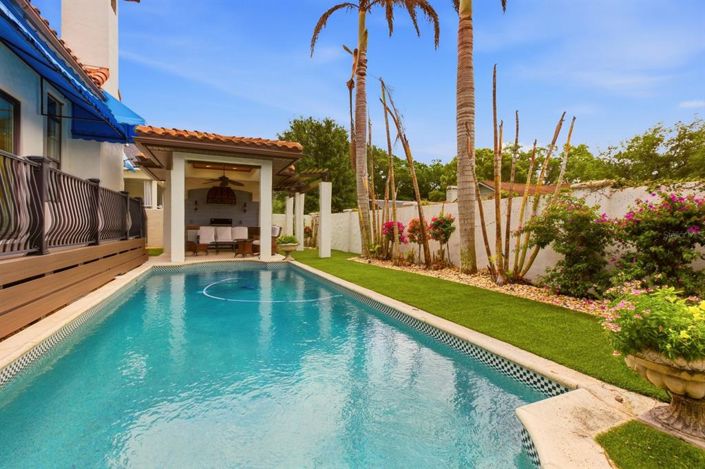 Image No.55-4 Bed Property for sale