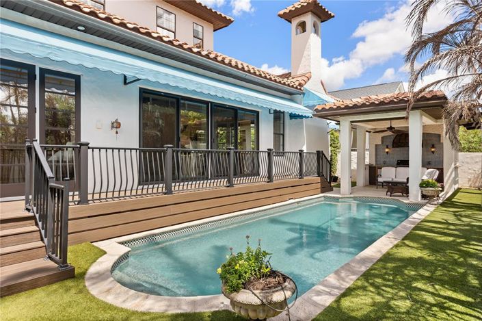 Image No.56-4 Bed Property for sale