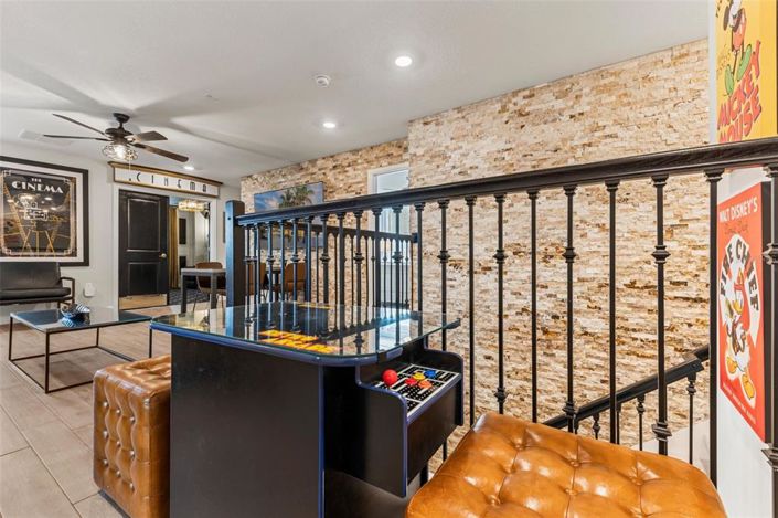 Image No.12-9 Bed Property for sale