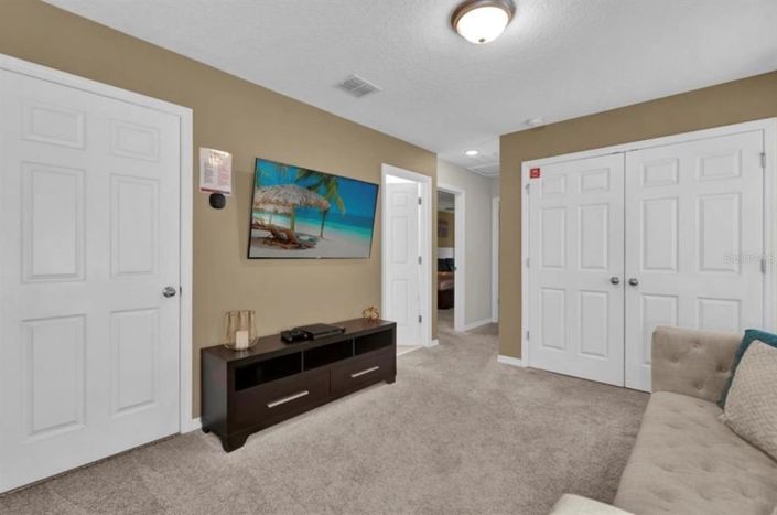 Image No.12-5 Bed Townhouse for sale