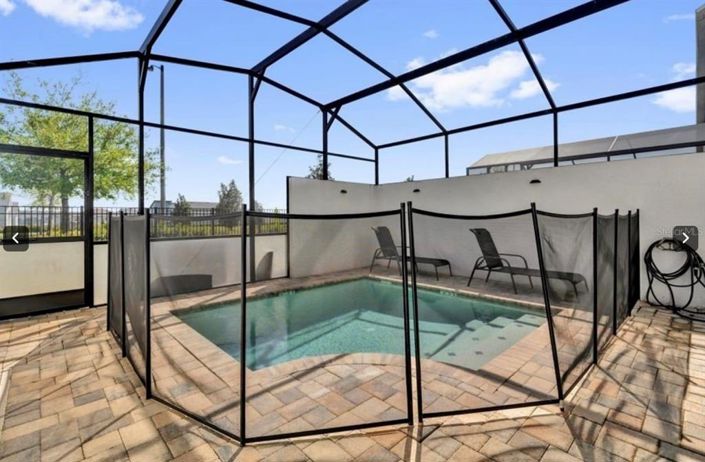 Image No.27-5 Bed Townhouse for sale