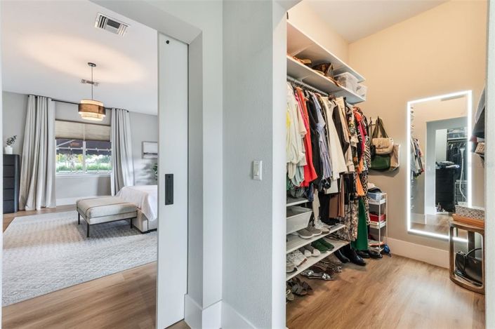 Image No.30-4 Bed Property for sale