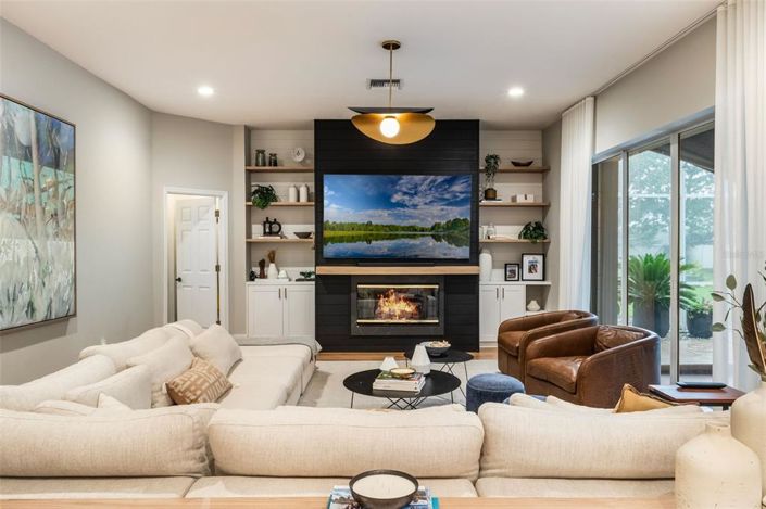 Image No.6-4 Bed Property for sale