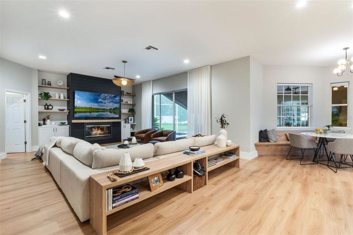 Image No.7-4 Bed Property for sale