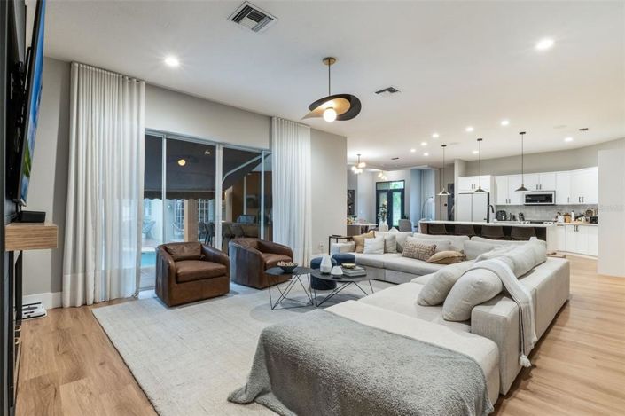 Image No.8-4 Bed Property for sale