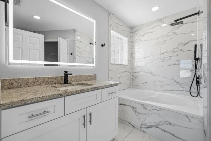 Image No.13-4 Bed Property for sale