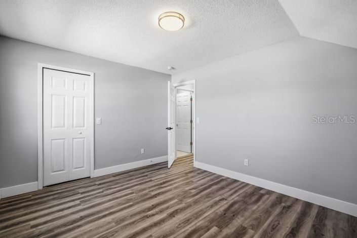 Image No.20-4 Bed Property for sale