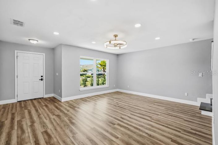 Image No.4-4 Bed Property for sale