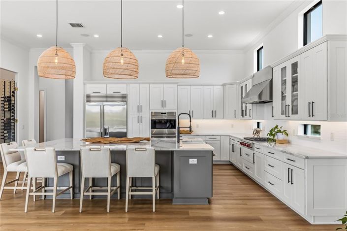 Image No.20-6 Bed Property for sale