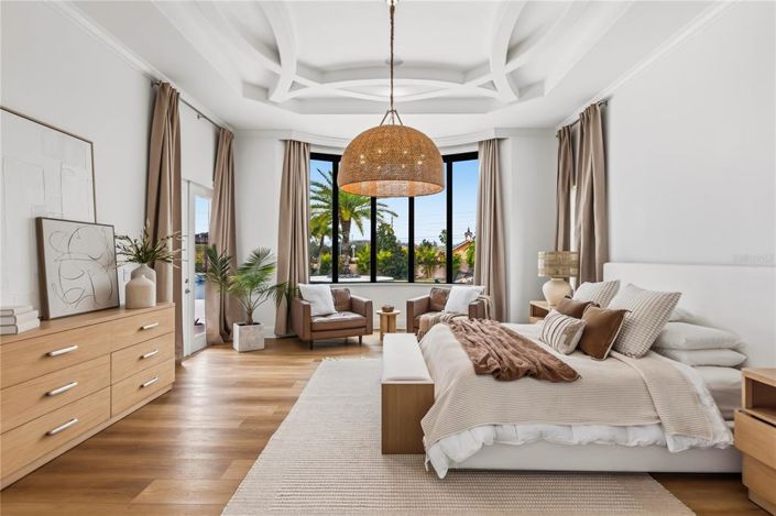 Image No.28-6 Bed Property for sale