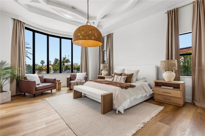 Image No.29-6 Bed Property for sale