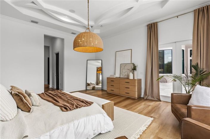 Image No.30-6 Bed Property for sale