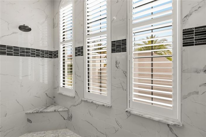 Image No.36-6 Bed Property for sale