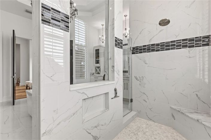 Image No.37-6 Bed Property for sale