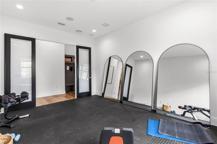 Image No.39-6 Bed Property for sale