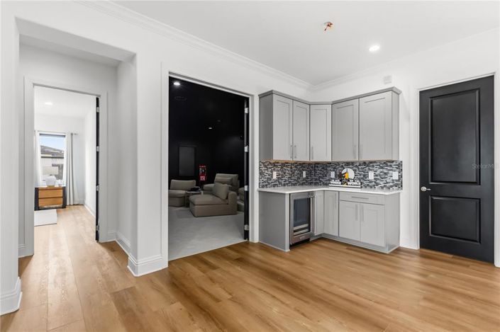 Image No.56-6 Bed Property for sale