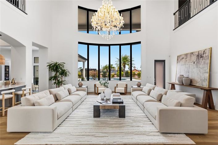 Image No.6-6 Bed Property for sale