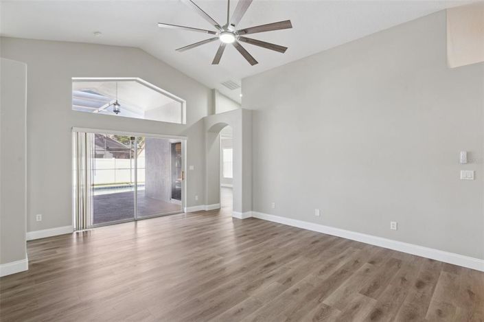 Image No.25-Propriété de 4 chambres à vendre à Clermont