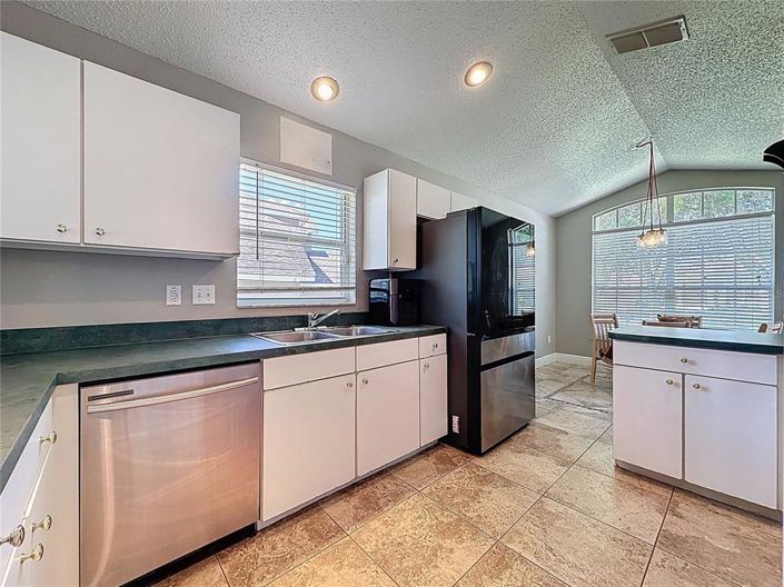 Image No.11-4 Bed Property for sale