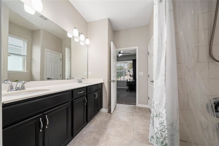 Image No.10-4 Bed Property for sale