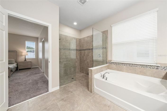 Image No.25-4 Bed Property for sale