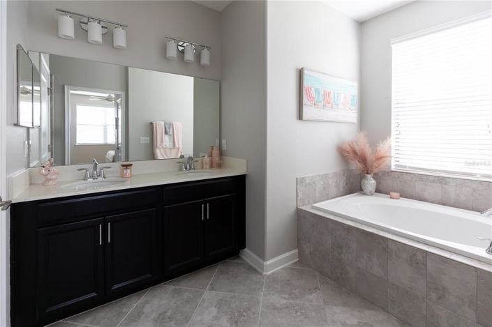 Image No.20-2 Bed Property for sale