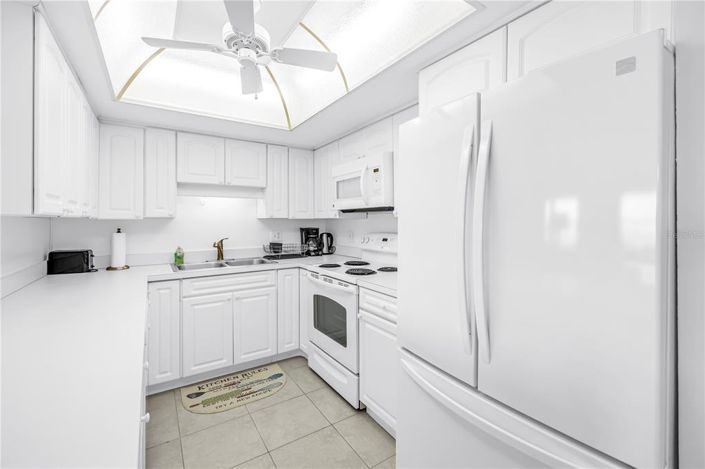 Image No.15-2 Bed Property for sale