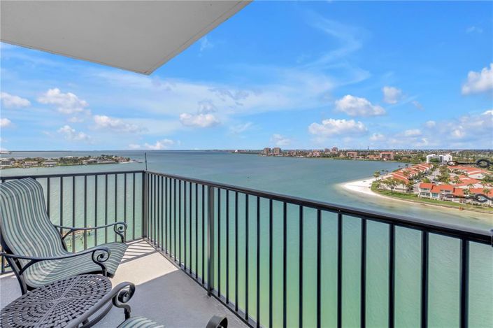 Image No.2-2 Bed Property for sale