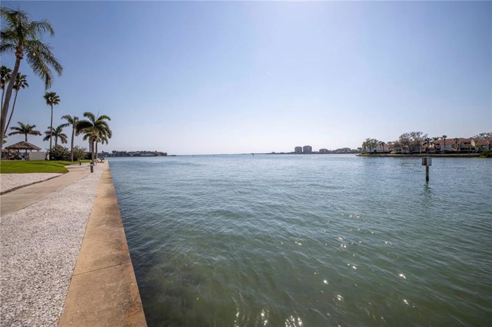 Image No.35-2 Bed Property for sale