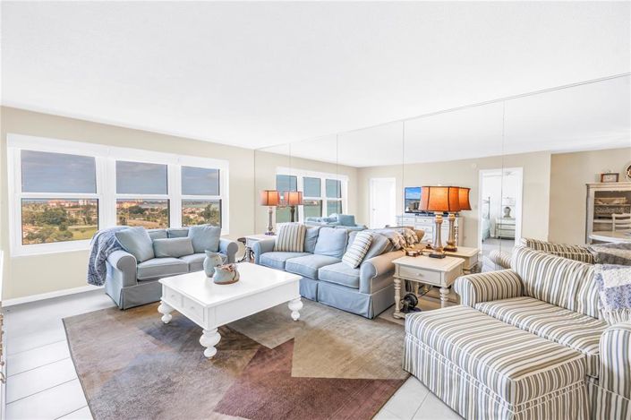 Image No.9-2 Bed Property for sale