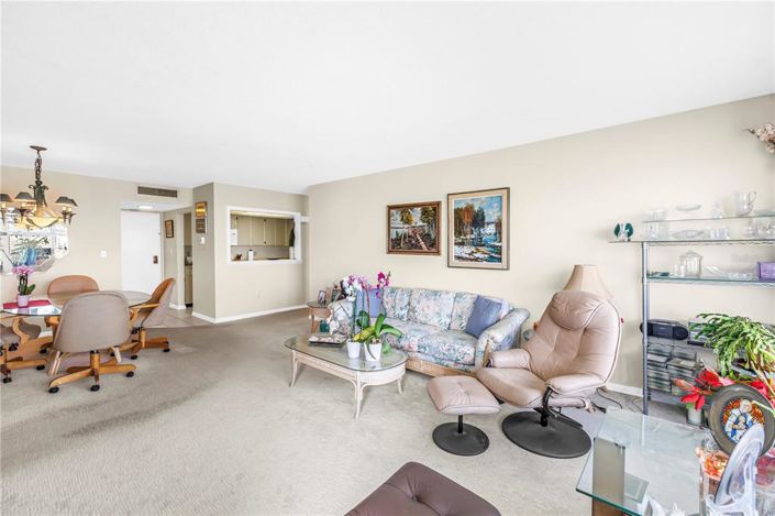 Image No.18-2 Bed Property for sale