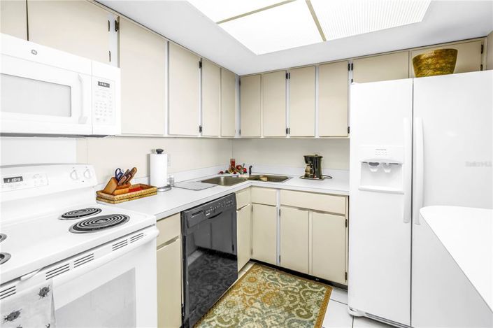 Image No.20-2 Bed Property for sale