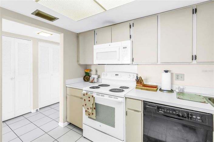 Image No.22-2 Bed Property for sale