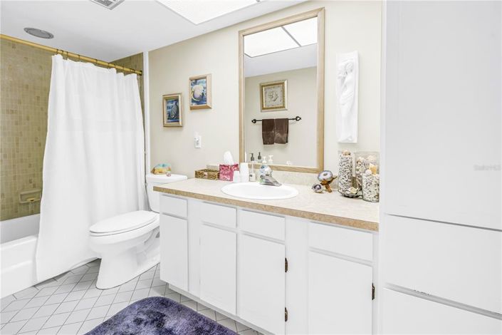 Image No.27-2 Bed Property for sale