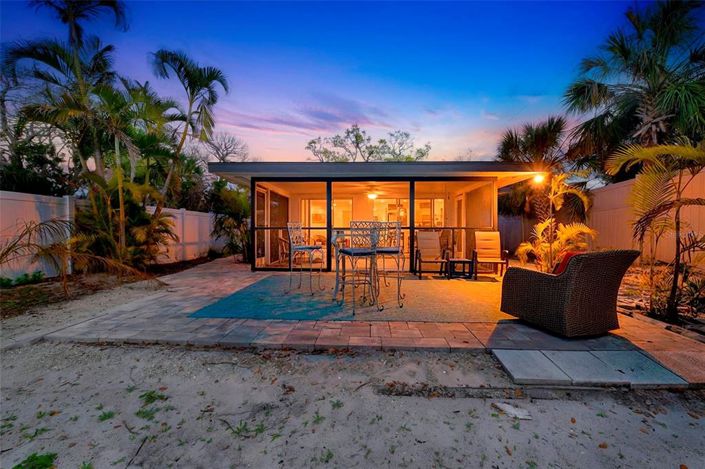 Image No.2-Propriété de 2 chambres à vendre à Sarasota