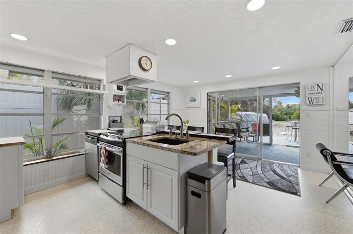 Image No.8-Propriété de 2 chambres à vendre à Sarasota