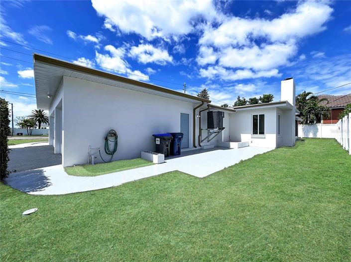 Image No.17-3 Bed Property for sale